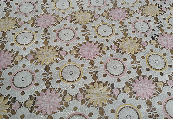 Клеенка ажурная "Лейс" 119А (беж/роз) (1,32х22м)