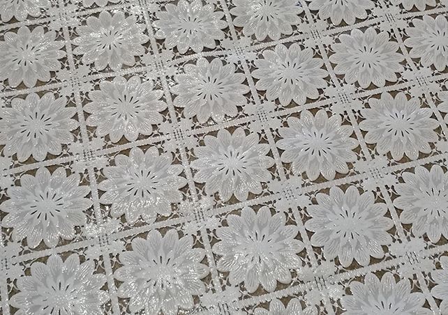 Клеенка ажурная "Лейс" 027Д (бел./большие цветы) (1,32х22м)