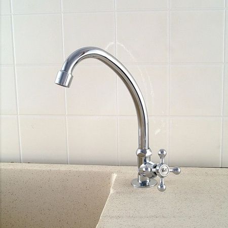 Смеситель для кухни одноручковый на одну воду хром  Potato Эверест B41-065