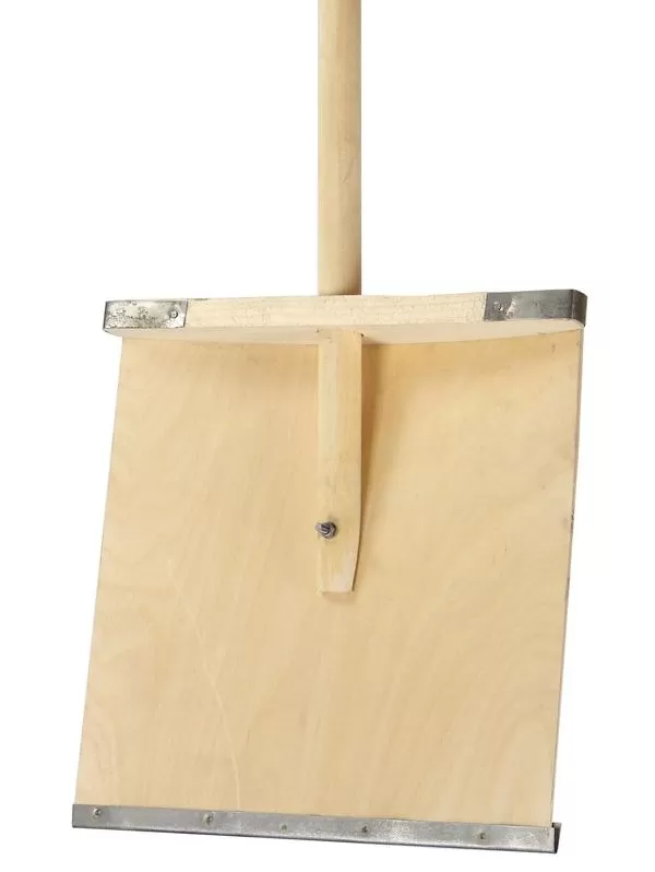 Лопата для снега деревянная 500*380 с деревянным черенком